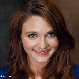 Kenzie Vaughn en 'Kink' ¡Más duro, más duro, más loco! Kenzie Vaughn (Miniatura 1)