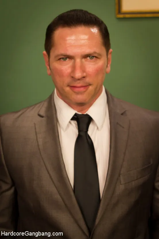 Kink 'ダブルOセクシー：秘密のエージェントは、インテルのために彼女の穴を売る！' 主演 Kiki Daire (写真 26)