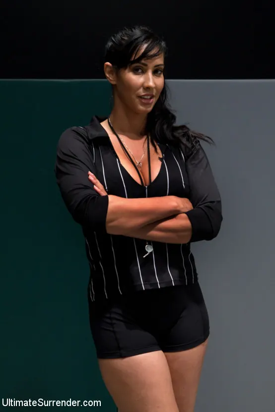 Kink 'RD 1: ¡Ninjas contra dragones! ¡Lucha brutal por equipos sin guion! ¡Lucha sexual en su máxima expresión!' protagonizando Kiki Koi (foto 11)