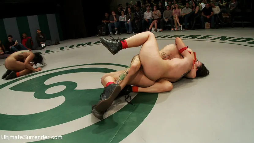 Kink 'Los Dragones vienen de atrás y ganan de manera impresionante. A segundos del final, ¡lo logran!' protagonizando Kiki Koi (foto 3)