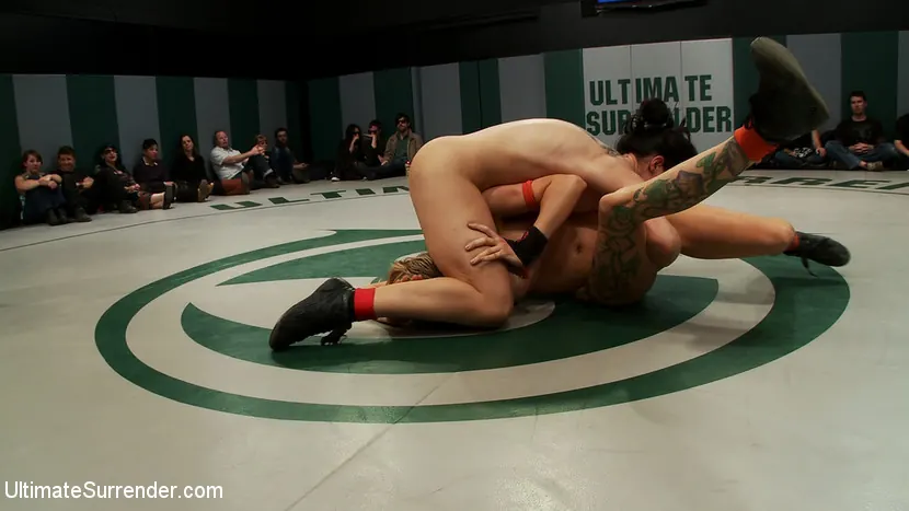 Kink 'Los Dragones vienen de atrás y ganan de manera impresionante. A segundos del final, ¡lo logran!' protagonizando Kiki Koi (foto 6)