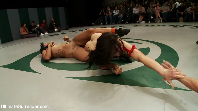 Kink 'Los Dragones vienen de atrás y ganan de manera impresionante. A segundos del final, ¡lo logran!' protagonizando Kiki Koi (foto 15)