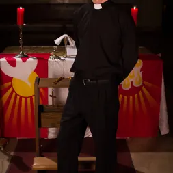 Kimmy Lee に 'Kink' 元売春婦は修道女に暴力を振るう！ (サムネイル 1)