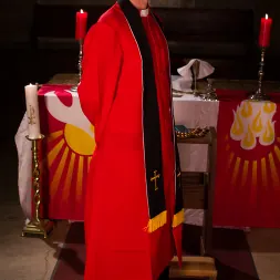 Kimmy Lee に 'Kink' 元売春婦は修道女に暴力を振るう！ (サムネイル 2)