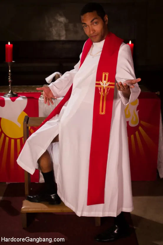 Kimmy Lee に '元売春婦は修道女に暴力を振るう!' from 'Kink' (写真 4) Kink '元売春婦は修道女に暴力を振るう!' 主演 Kimmy Lee (写真 4)