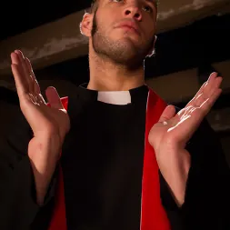 Kimmy Lee に 'Kink' 元売春婦は修道女に暴力を振るう！ (サムネイル 6)