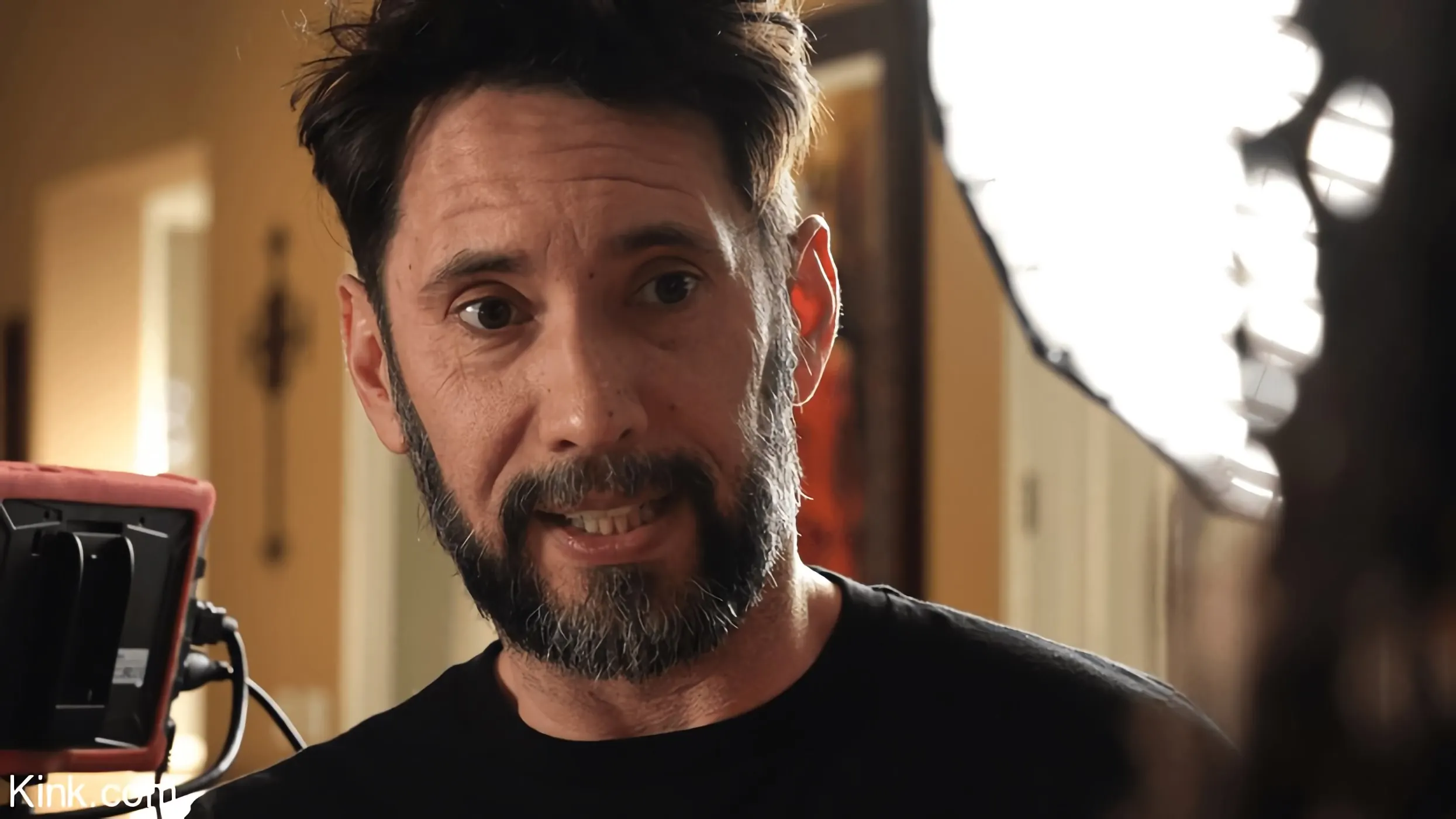 Kink 'アメリカの恋人:キラノワールは苦しめられ、犯されています' 主演 Kira Noir (写真 2)