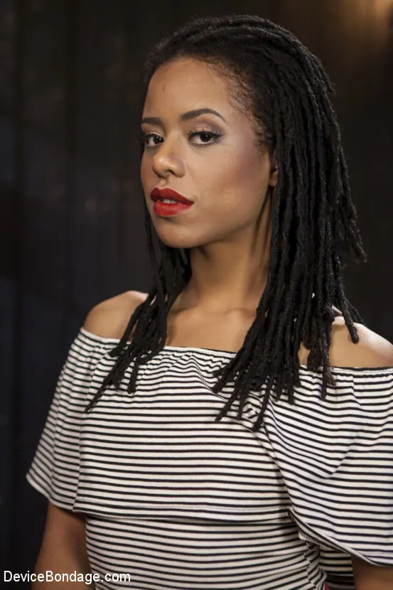 Kink 'シャドウから' 主演 Kira Noir (写真 20)