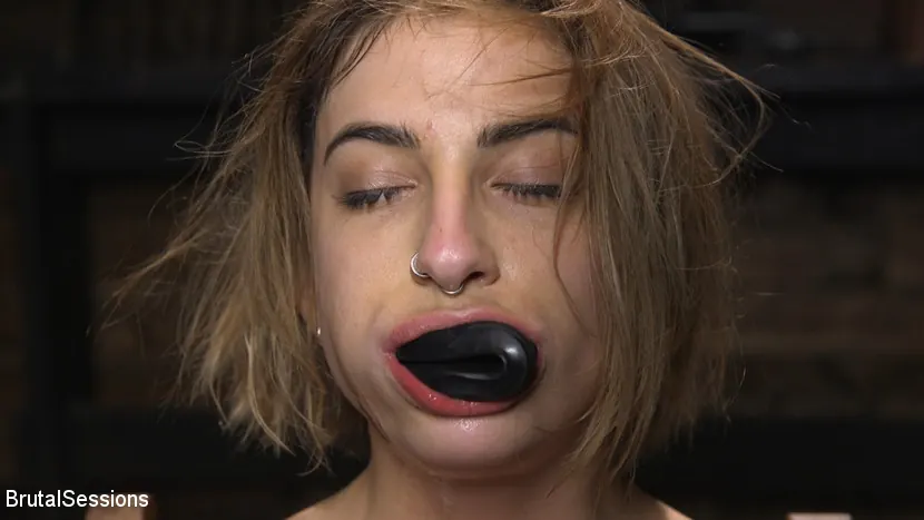 Kink 'クリステン・スコット:ボンデージ・スラット・パワーファックは巨大なけいれんオーガズムに' 主演 Kristen Scott (写真 8)