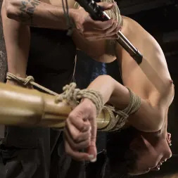 Kristina Rose en Latina luchadora es capturada en una esclavitud agotadora, atormentada y follada por el culo (foto 8) Kristina Rose en 'Kink' Latina luchadora es capturada en una esclavitud agotadora, atormentada y follada por el culo (Miniatura 8)