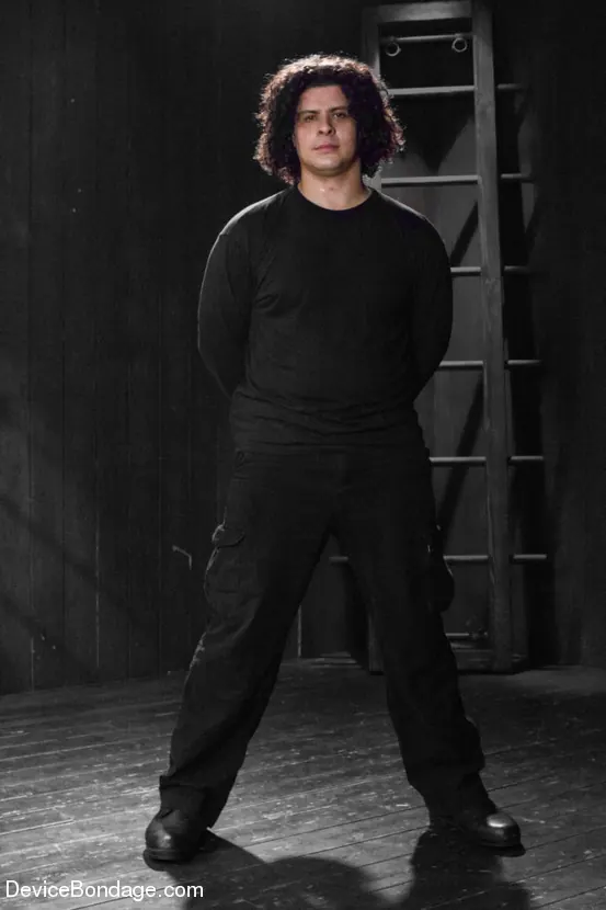 Kink 'Captured and fucked in extreme bondage positions' protagonizando Kristina Rose (foto 10)