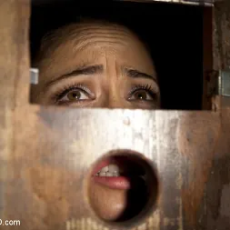 Kristina Rose en Entrenamiento de esclava de Kristina Rose, día 3 (foto 14) Kristina Rose en 'Kink' Entrenamiento de esclava de Kristina Rose, día 3 (Miniatura 14)