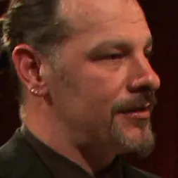 Krysta Kaos en Cena comunitaria: Corrección de esclavos (foto 16) Krysta Kaos en 'Kink' Cena comunitaria: Corrección de esclavos (Miniatura 16)