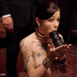 Krysta Kaos en Fiesta en casa: Estiramiento de coño (foto 17) Krysta Kaos en 'Kink' Fiesta en casa: Estiramiento de coño (Miniatura 17)