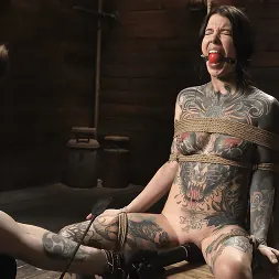 Krysta Kaos en Krysta Kaos: El regreso de Kaos (foto 6) Krysta Kaos en 'Kink' Krysta Kaos: El regreso de Kaos (Miniatura 6)