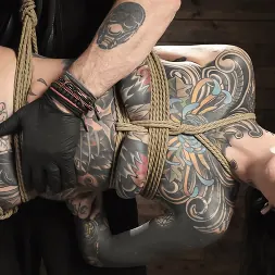 Krysta Kaos en Krysta Kaos: El regreso de Kaos (foto 12) Krysta Kaos en 'Kink' Krysta Kaos: El regreso de Kaos (Miniatura 12)