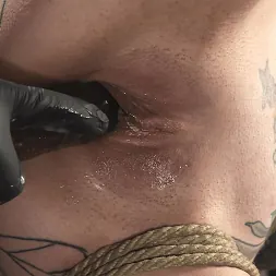 Krysta Kaos en Krysta Kaos: El regreso de Kaos (foto 17) Krysta Kaos en 'Kink' Krysta Kaos: El regreso de Kaos (Miniatura 17)