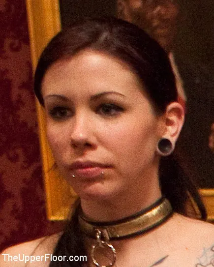 Kink 'Iniciación de esclavos: cerdito Parte 1' protagonizando Krysta Kaos (foto 15)