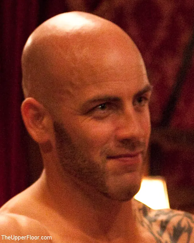 Kink 'Iniciación de esclavos: cerdito Parte 1' protagonizando Krysta Kaos (foto 16)