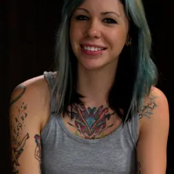 Krysta Kaos en Esta es la cara de alguien que no puede dejar de correrse. De alguien que no tiene control de nada. (foto 2) Krysta Kaos en 'Kink' Esta es la cara de alguien que no puede dejar de correrse. De alguien que no tiene control de nada. (Miniatura 2)