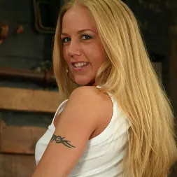 Kylie Wilde en 'Kink' Kylie Wilde (Miniatura 1)