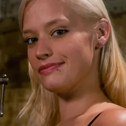 Lacey Jane に 'Kink' アナルオーディション：Lacey Jane (サムネイル 2)