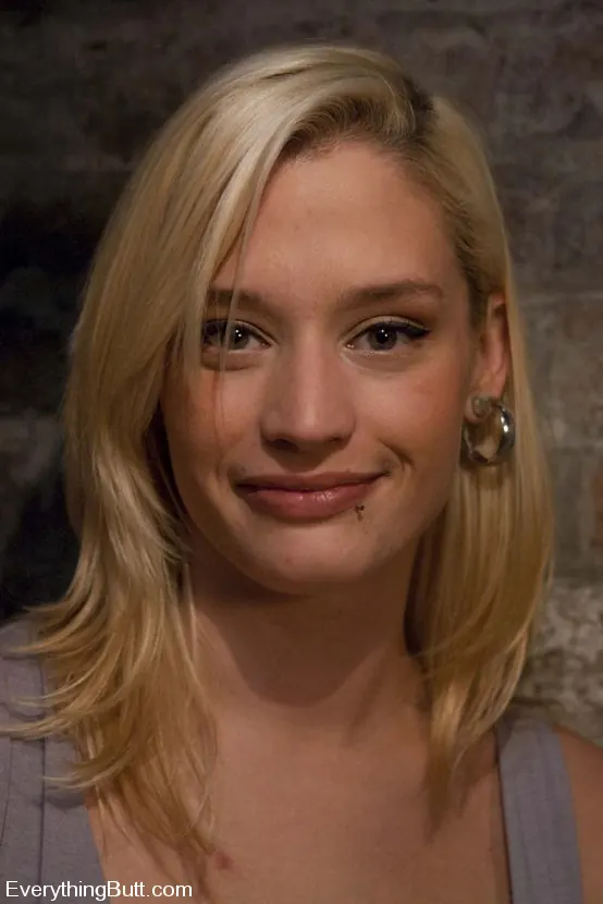 Kink 'Lacey becomes DragonLily's Anal Playtoy' starring Lacey Jane (Photo 1)