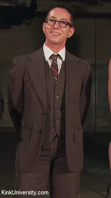 Lamalani en 'Divertida y dolorosa: movimientos de control y juego con los pezones' from 'Kink' (foto 4) Kink 'Divertida y dolorosa: movimientos de control y juego con los pezones' protagonizando Lamalani (foto 4)