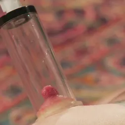 Lamalani en 'Kink' Divertida y dolorosa: movimientos de control y juego con los pezones (Miniatura 8)