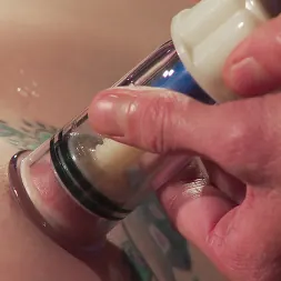 Lamalani en 'Kink' Divertida y dolorosa: movimientos de control y juego con los pezones (Miniatura 10)