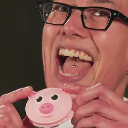 Lamalani en 'Kink' Divertida y dolorosa: movimientos de control y juego con los pezones (Miniatura 16)