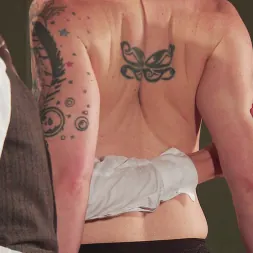 Lamalani en 'Kink' Divertida y dolorosa: movimientos de control y juego con los pezones (Miniatura 24)