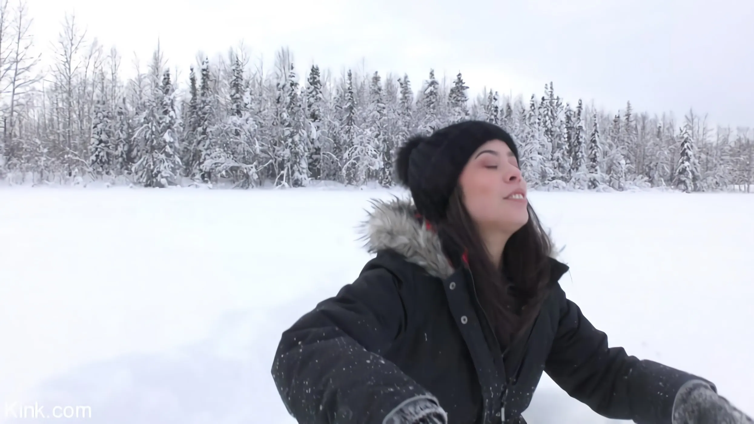 Kink 'Rescatada: Lana Mars salvada del hielo por Red Hot AKGingerSnaps' protagonizando Lana Mars (foto 2)