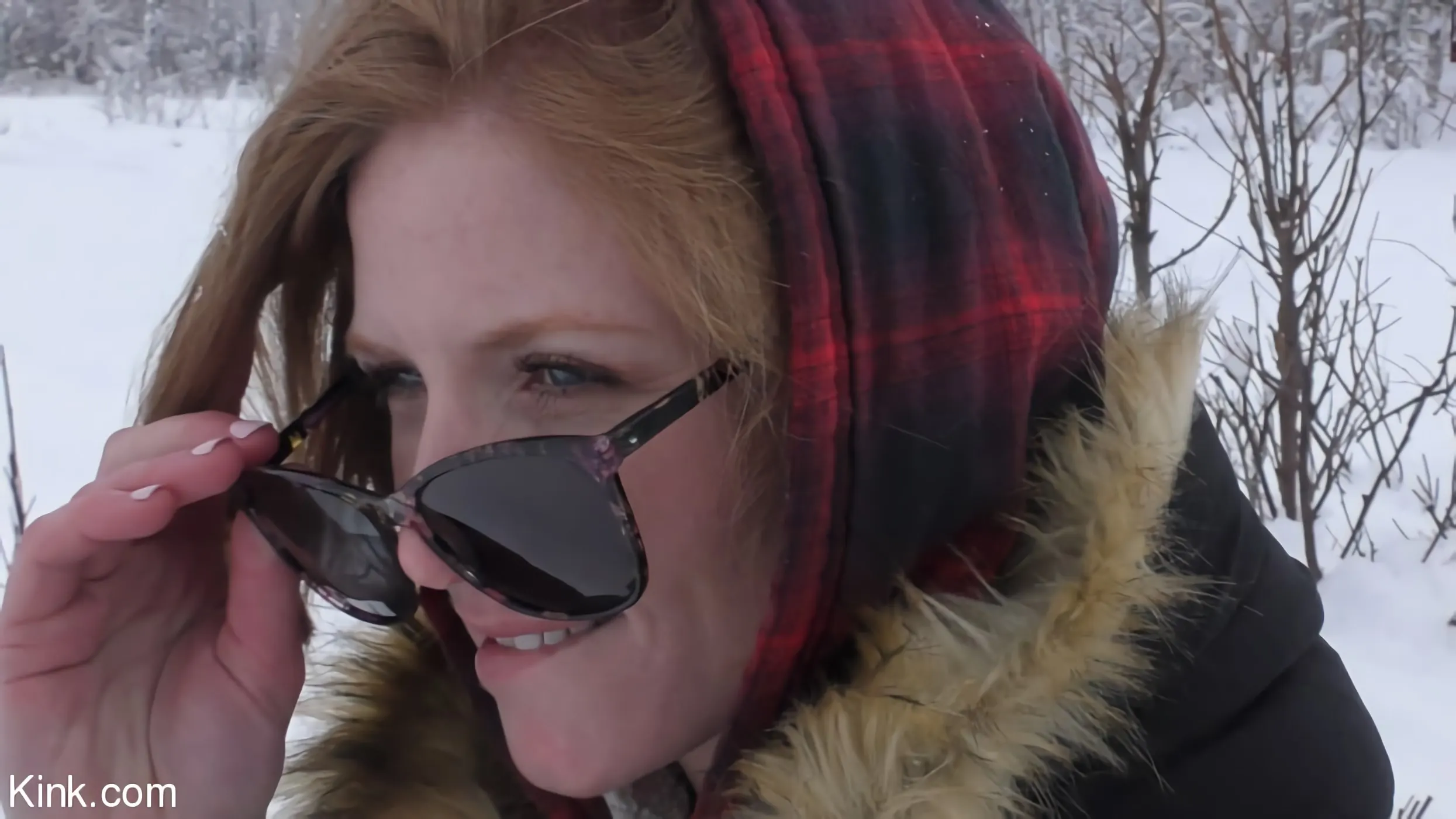 Kink 'Rescatada: Lana Mars salvada del hielo por Red Hot AKGingerSnaps' protagonizando Lana Mars (foto 3)