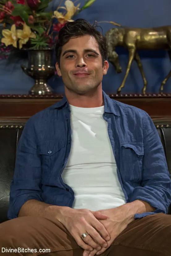 Bella Rossi に 'ボールバスト。ペグ。 Cuckold:あなたの結婚を保存するための非正統的な方法' from 'Kink' (写真 1) Kink 'ボールバスト。ペグ。 Cuckold:あなたの結婚を保存するための非正統的な方法' 主演 Bella Rossi (写真 1)