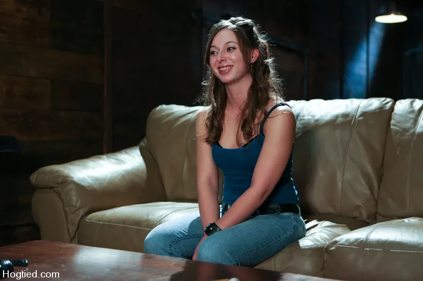 Kink 'アマチュアキャスティングソファ：Lauren Barnett' 主演 Lauren Barnett (写真 12)