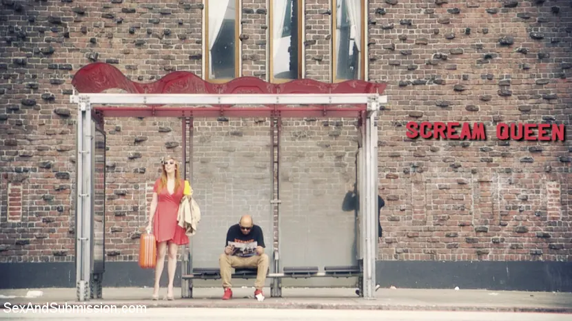 Kink 'スクイムクイーン！' 主演 Lauren Phillips (写真 2)