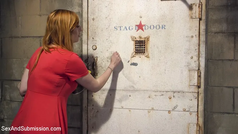 Kink 'スクイムクイーン！' 主演 Lauren Phillips (写真 3)