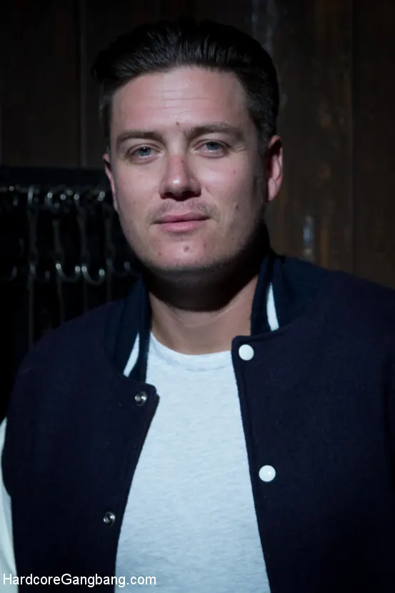 Layla Pryce en 'Virgen follada en grupo' from 'Kink' (foto 6) Kink 'Virgen follada en grupo' protagonizando Layla Pryce (foto 6)