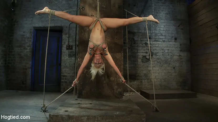 Kink '5 Time Romanian National Gymnastic Champion. Seriously!' starring Lea Lexis (Photo 5)