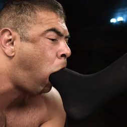 Leigh Raven en 'Kink' and Draven Navarro: Sweet Boy Suffers for His Mistress (Miniatura 21)