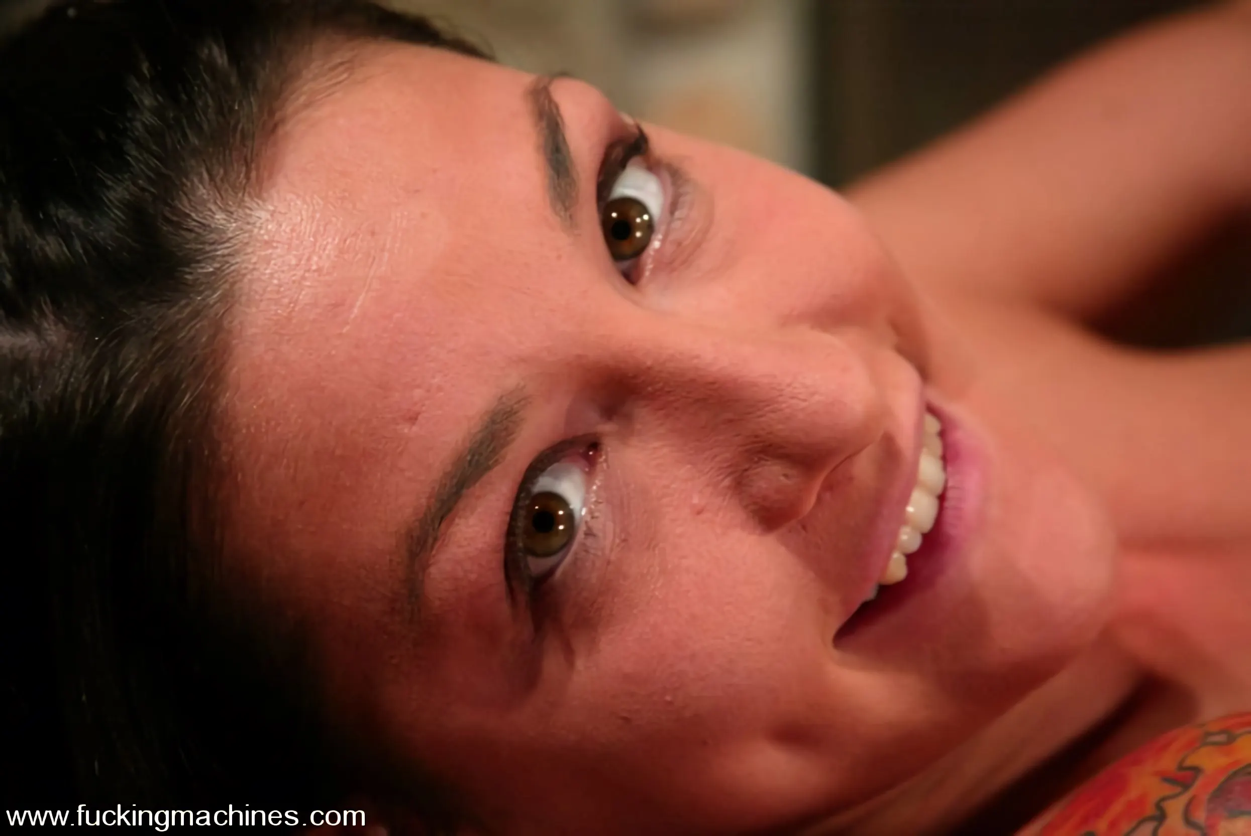 Lexi Bardot に 'ハーモニー、ペニーフレーム、レクシーバルドー' from 'Kink' (写真 9) Kink 'ハーモニー、ペニーフレーム、レクシーバルドー' 主演 Lexi Bardot (写真 9)