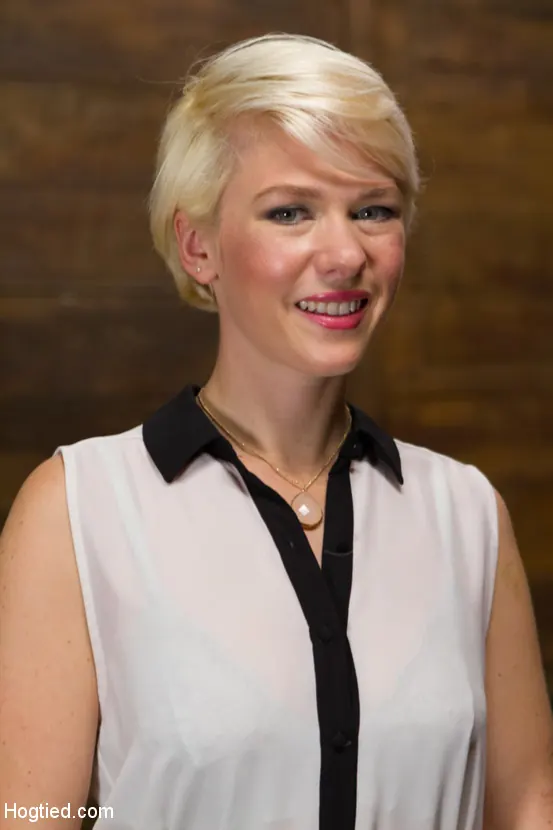 Lexi LaRue en 'Estudiante universitaria rubia atada fuerte y follada brutalmente' from 'Kink' (foto 13) Kink 'Estudiante universitaria rubia atada fuerte y follada brutalmente' protagonizando Lexi LaRue (foto 13)