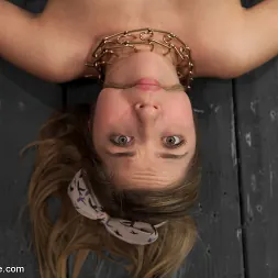 Lia Lor en 'Kink' - Pretty Thing (Miniatura 18)