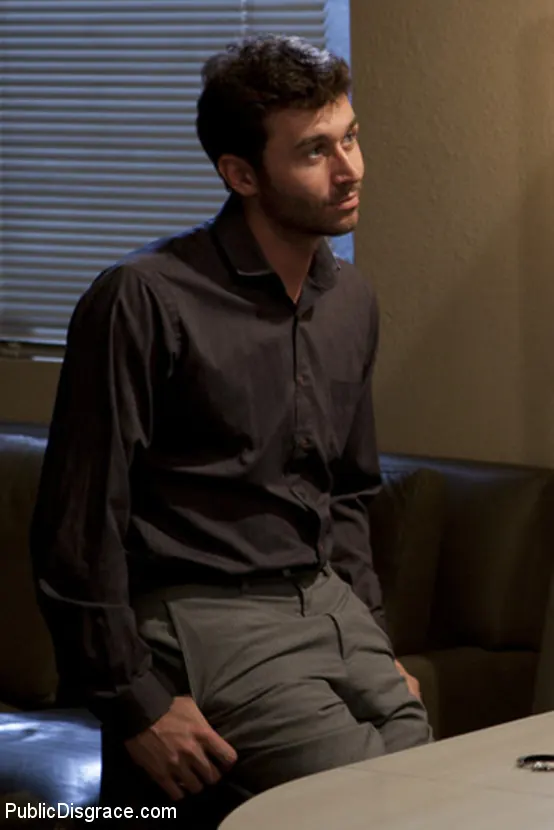 Kink 'Lorelei Lee mops the floor with her plaything while the crowd applauds' starring Lia Lor (Photo 9)