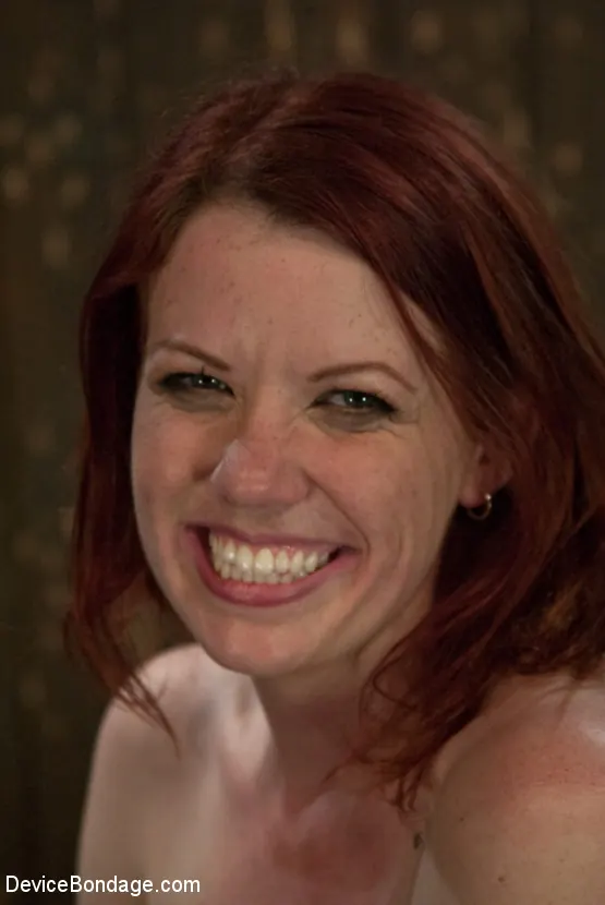 Lilla Katt に 'あなたの杖の印を大好き。' from 'Kink' (写真 8) Kink 'あなたの杖の印を大好き。' 主演 Lilla Katt (写真 8)