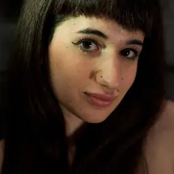 Lillianne Lane en 'Kink' 5 Girl Intake Seleccionando la esclava perfecta para entrenar (Miniatura 21)