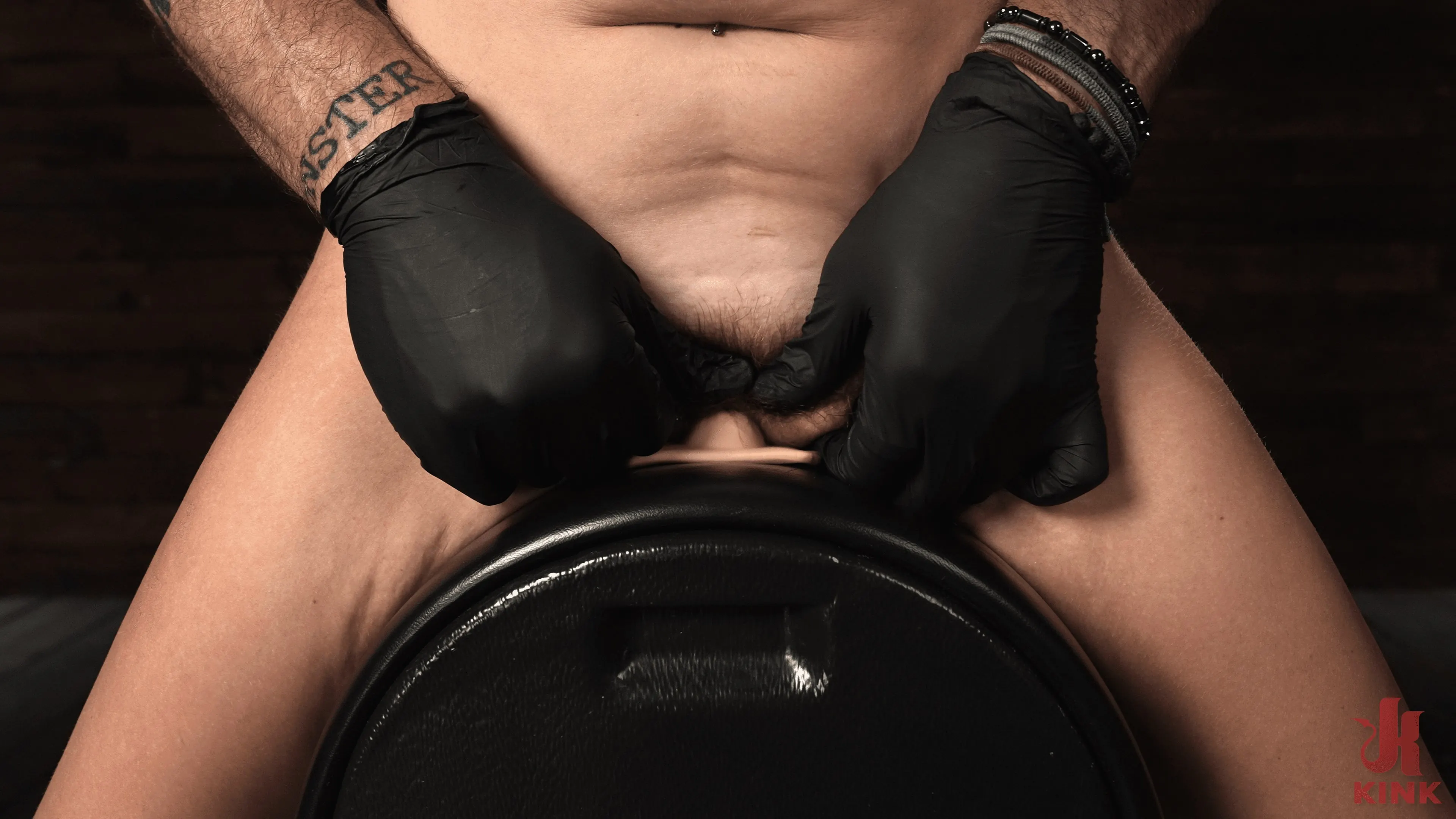 Kink '堅い緊縛と止められないオーガズム' 主演 Lilly Bell (写真 10)