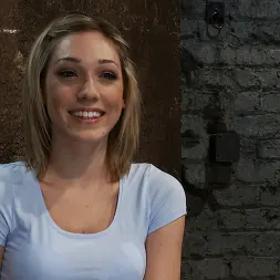 Lily LaBeau に 'Kink' それはゴシップガールからの熱いブロンドですか？ (サムネイル 1)