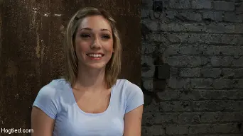 Lily LaBeau に 'それはゴシップガールからの熱いブロンドですか？'